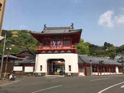 Gate Of Takeo Hot Spring 400x300 1