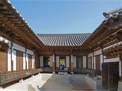 Namsan Hanok Village1 400x300
