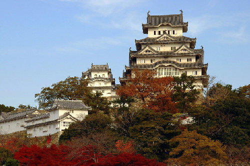 Himeji Castle Autumn 500x333 1